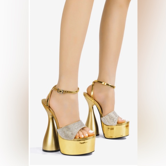 Cape Robbin Shoes - Cape Robbin Lolla Gold Rhinestone Platform Sandal, Size 8 Like new